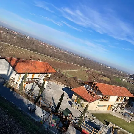 Arezza Farm stay Revello
